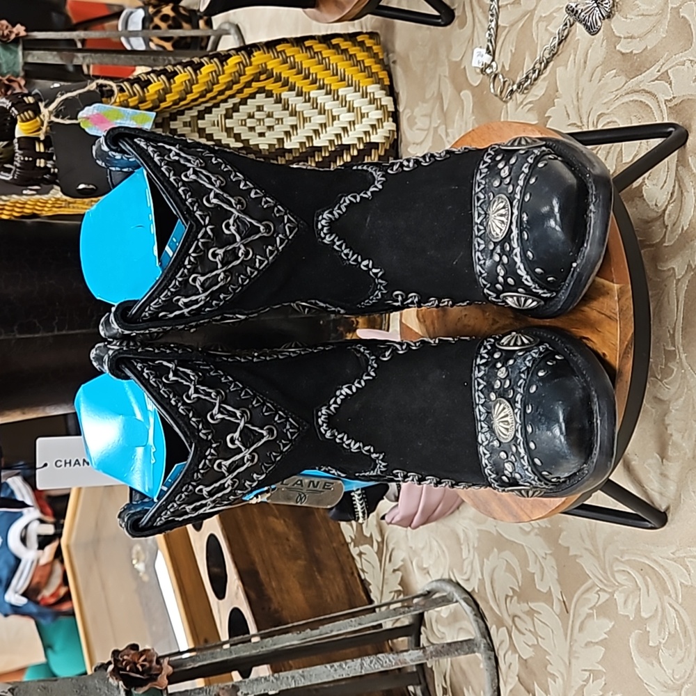 Lane Wind Walker booties